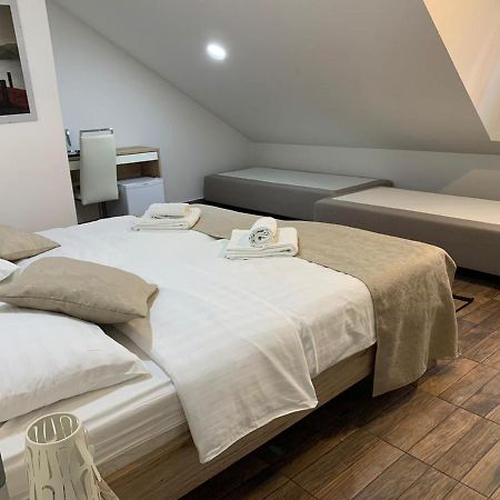 Guesthouse Dubai ซาเกร็บ ภายนอก รูปภาพ