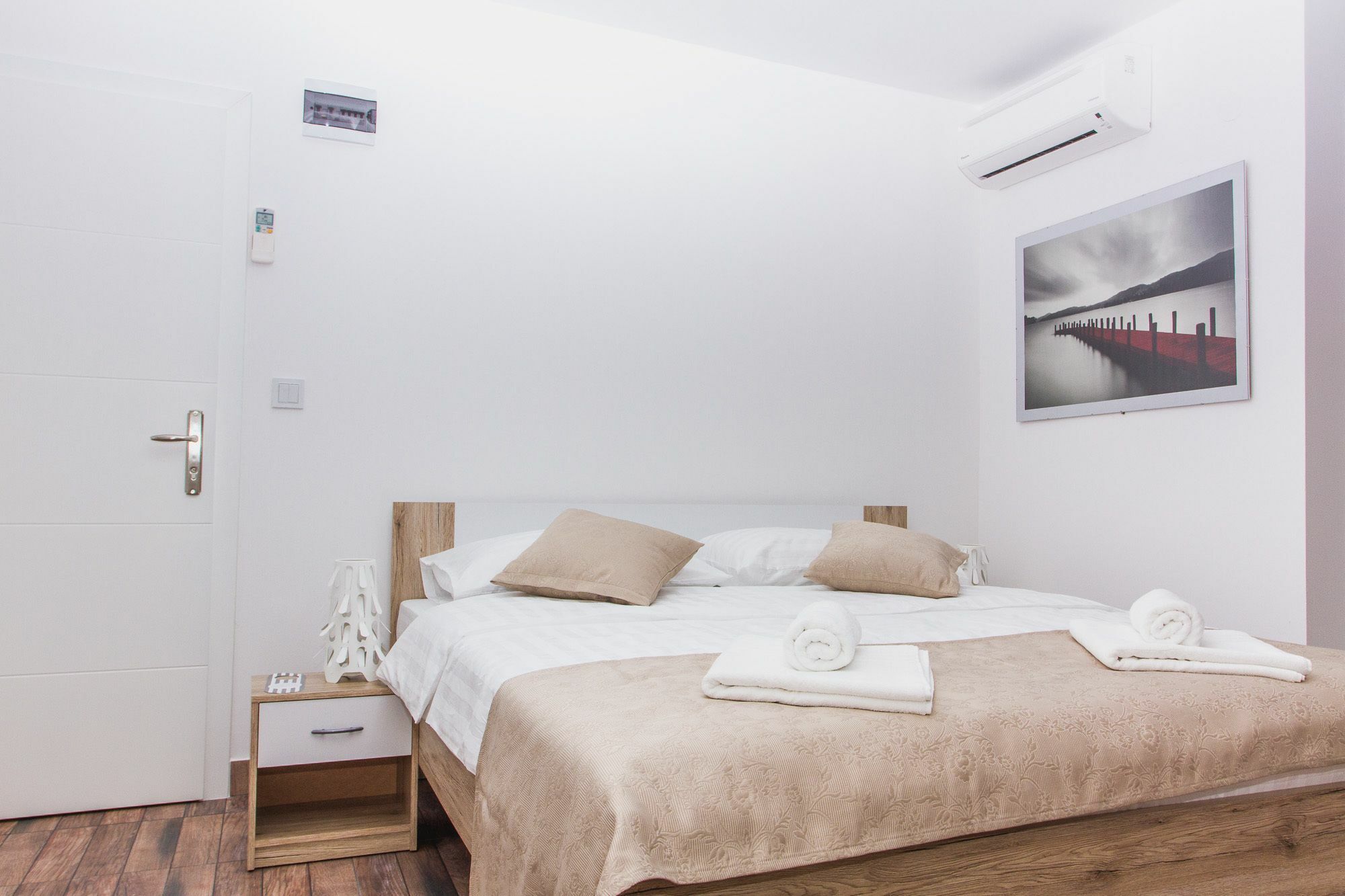 Guesthouse Dubai ซาเกร็บ ภายนอก รูปภาพ