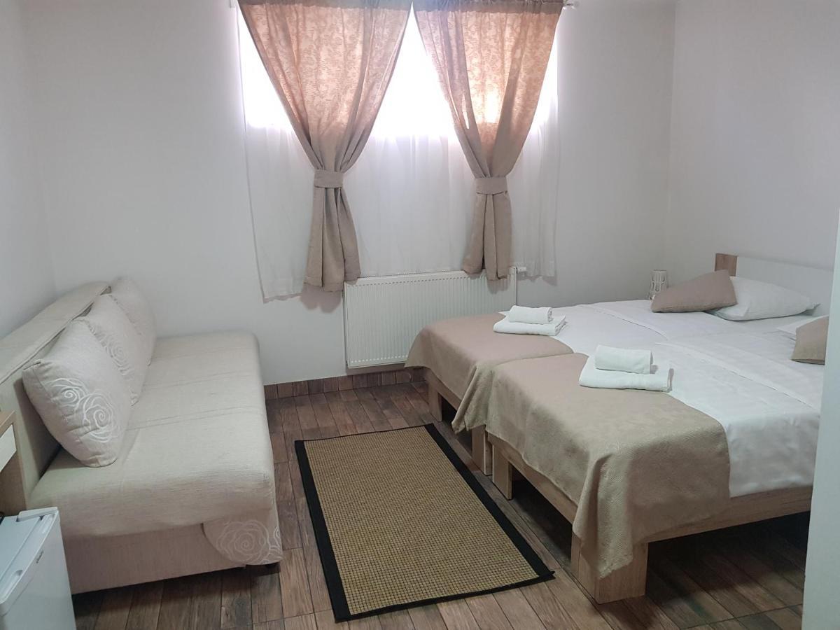 Guesthouse Dubai ซาเกร็บ ภายนอก รูปภาพ