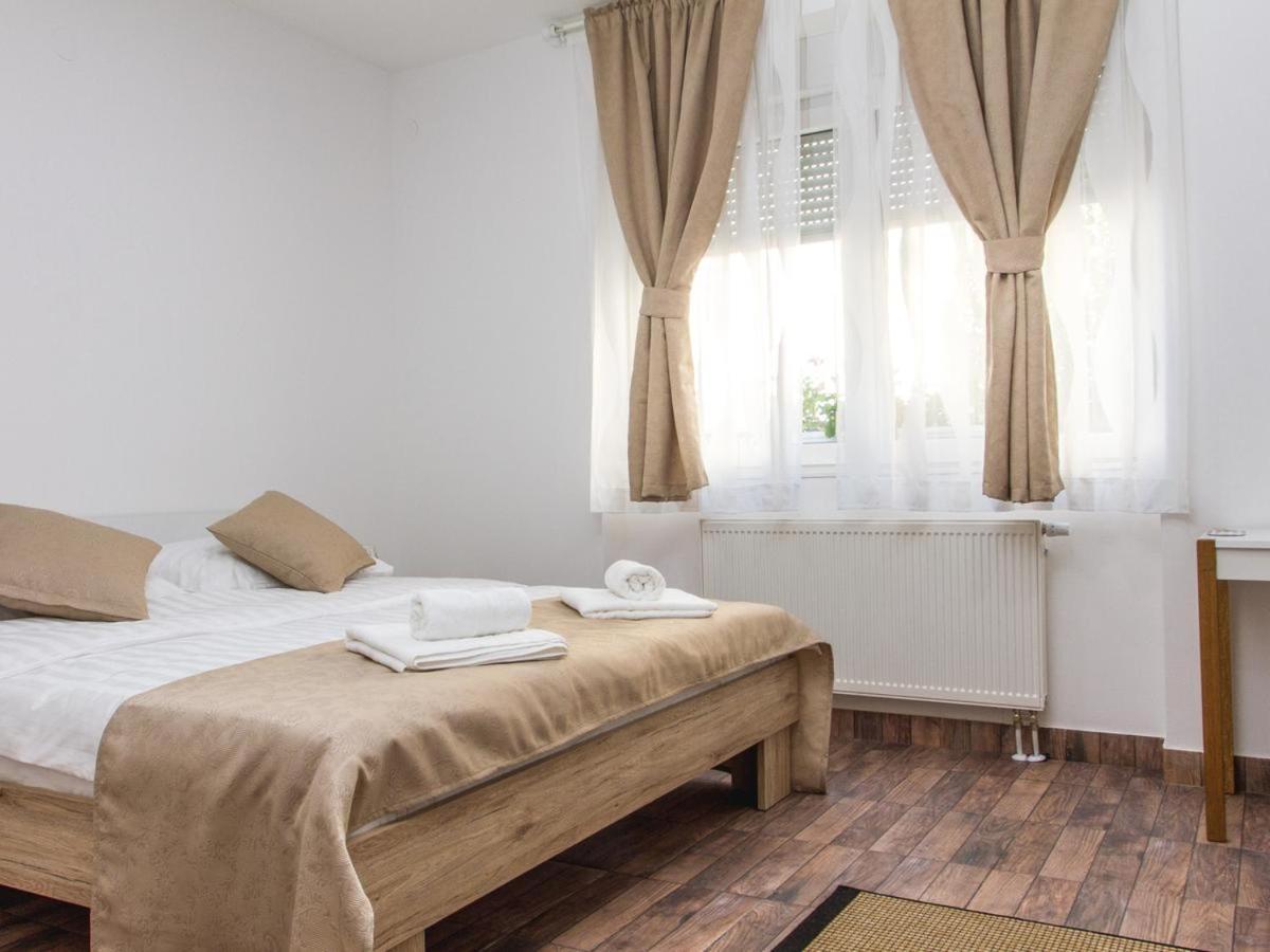 Guesthouse Dubai ซาเกร็บ ภายนอก รูปภาพ